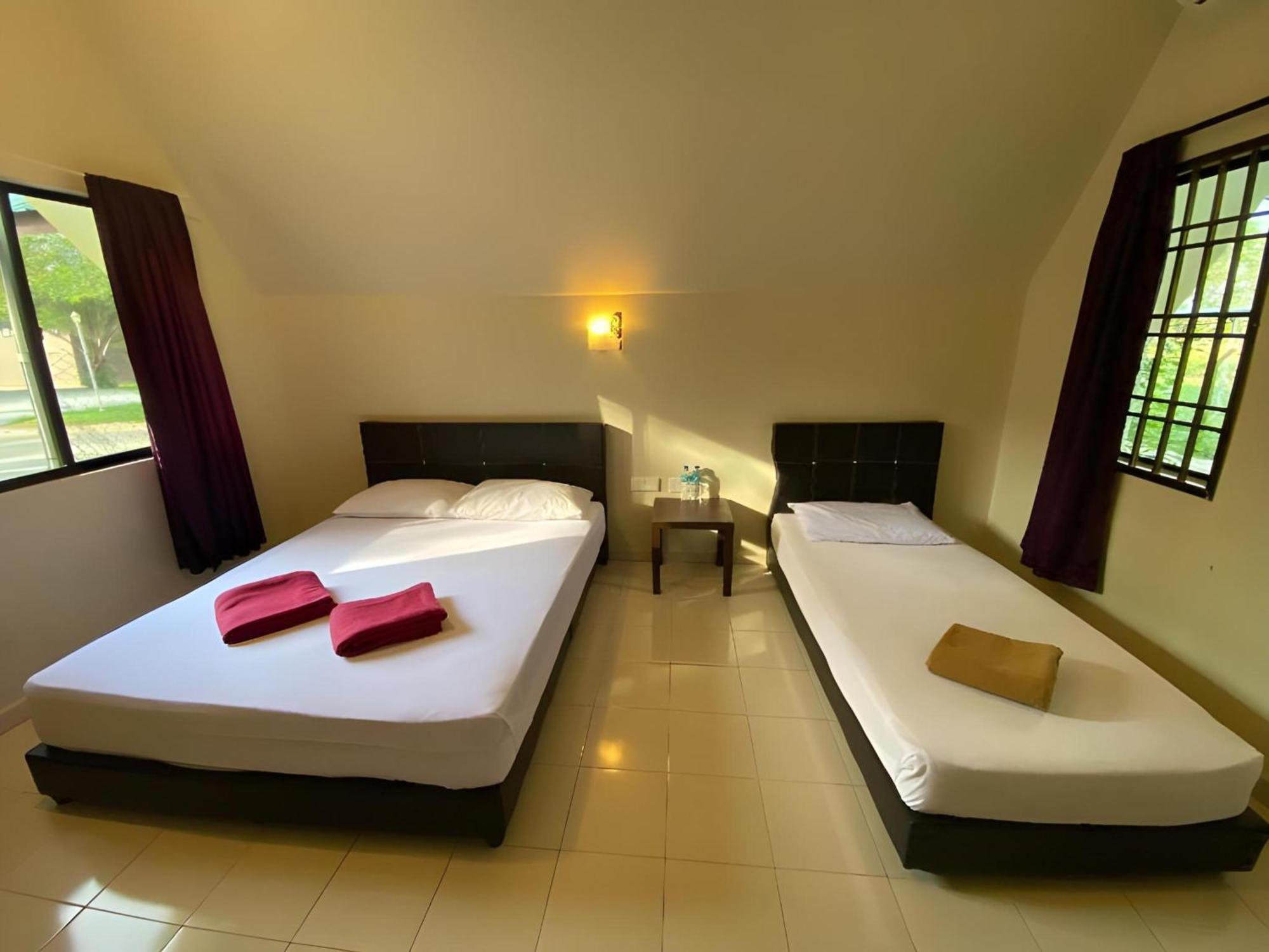 Super Oyo 89896 Sedili Inn Resort Kota Tinggi Exterior foto