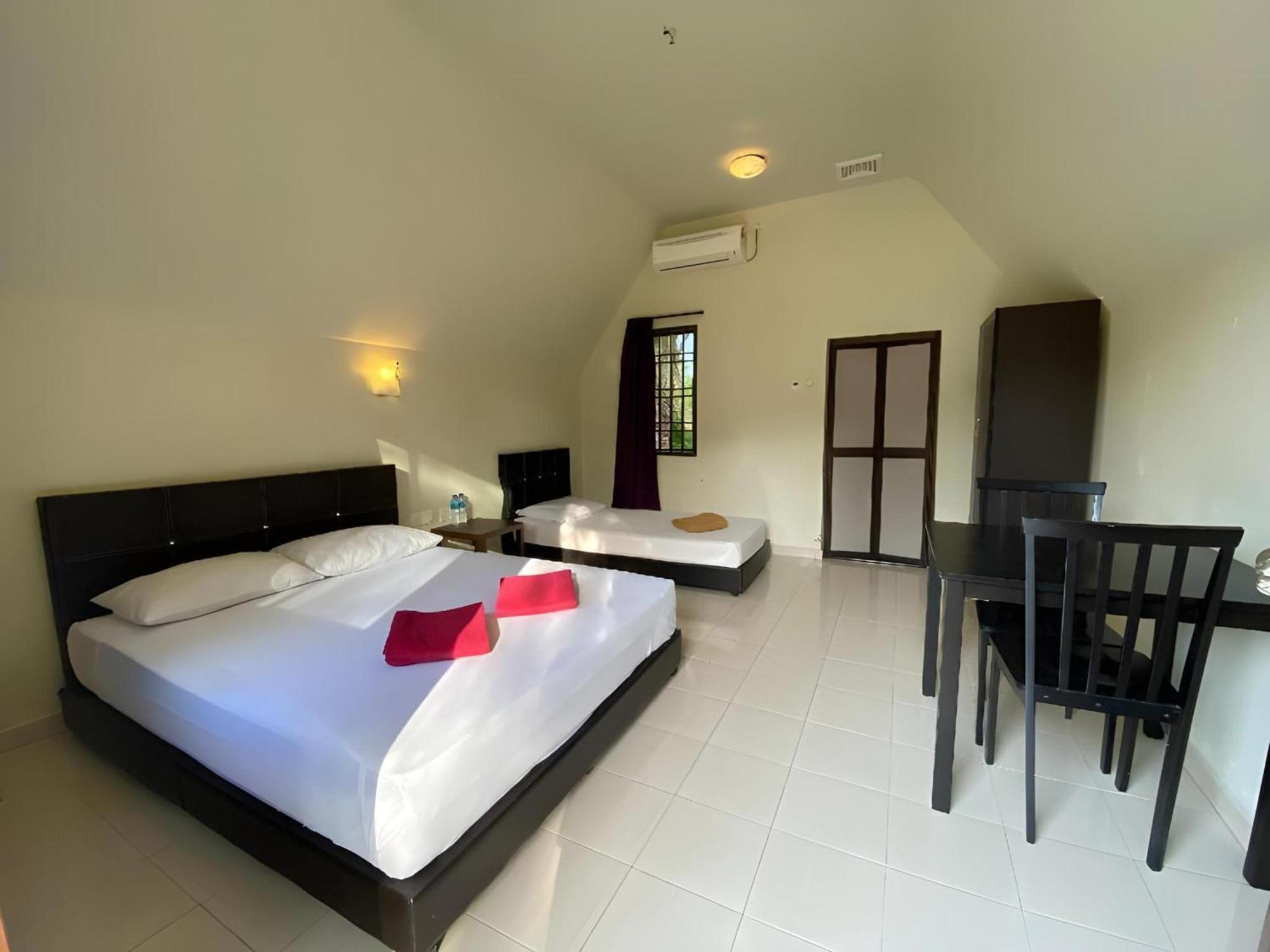 Super Oyo 89896 Sedili Inn Resort Kota Tinggi Exterior foto