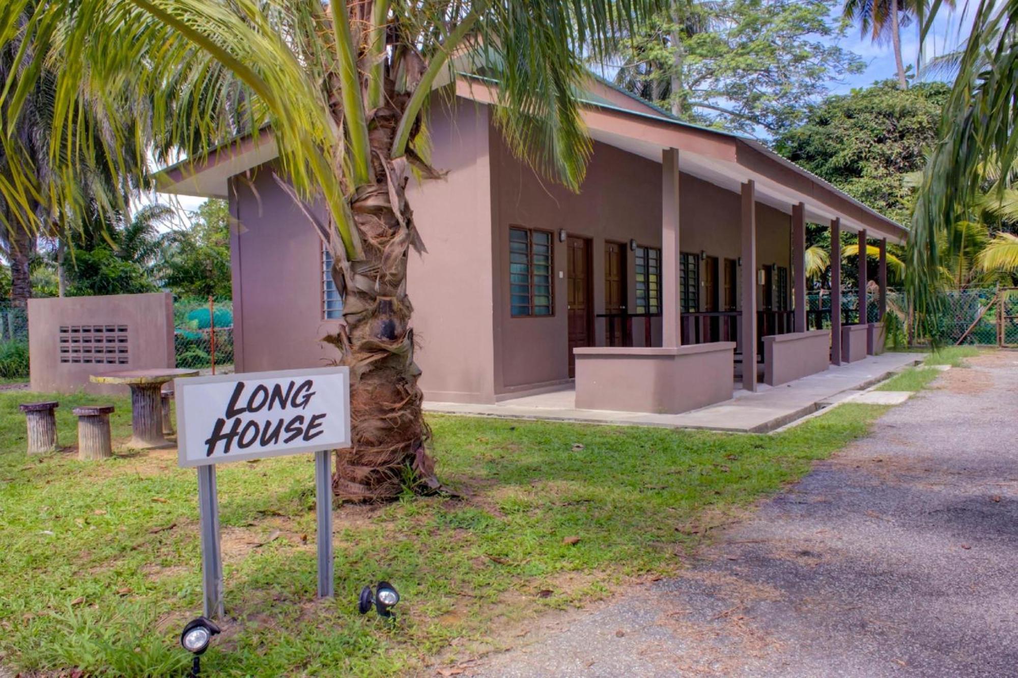 Super Oyo 89896 Sedili Inn Resort Kota Tinggi Exterior foto